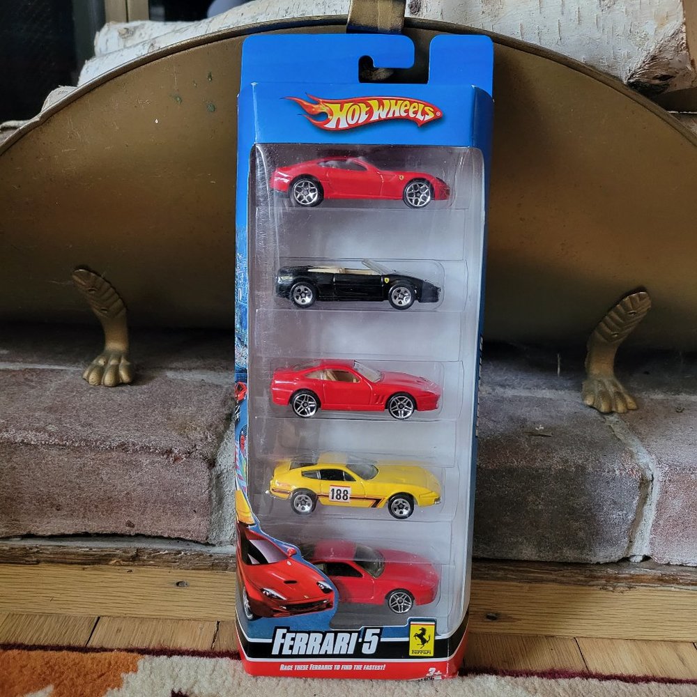 Hot Wheels Ferrari 5 - New - Sealed in Box
